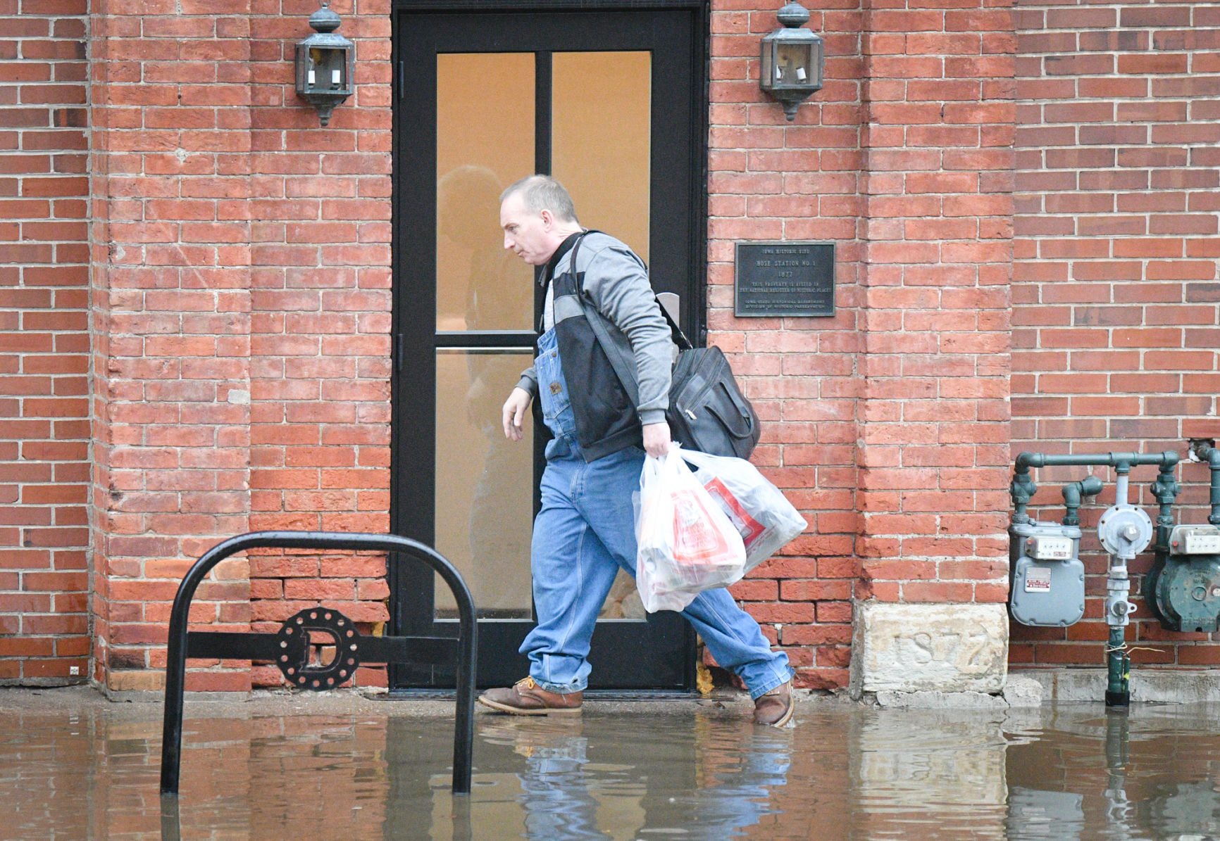 050119-mda-nws-flooding-mm-050a.JPG